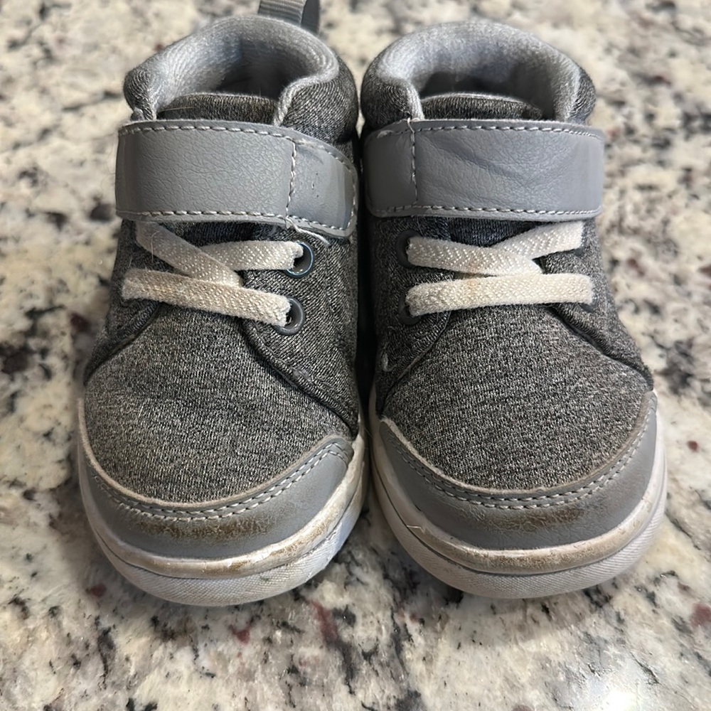 Shoes size 3c
